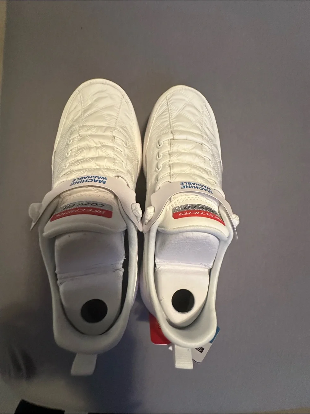 White Skechers Cozy Fit size 6 wide width